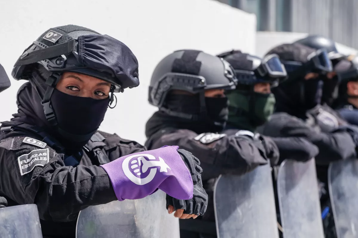 #8M Policías se suman a la marcha de la Voz de los Desaparecidos 1 policía se suma a marcha de Voz de los Desaparecidos
