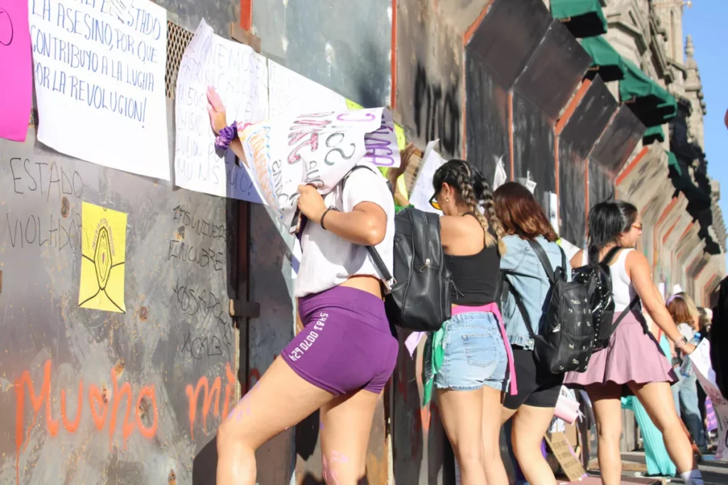 Marcha 8m Puebla zocalo de puebla 13