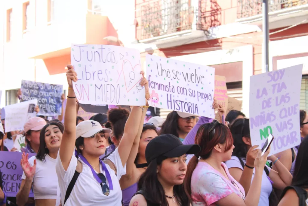 Marcha 8m Puebla zocalo de puebla 8