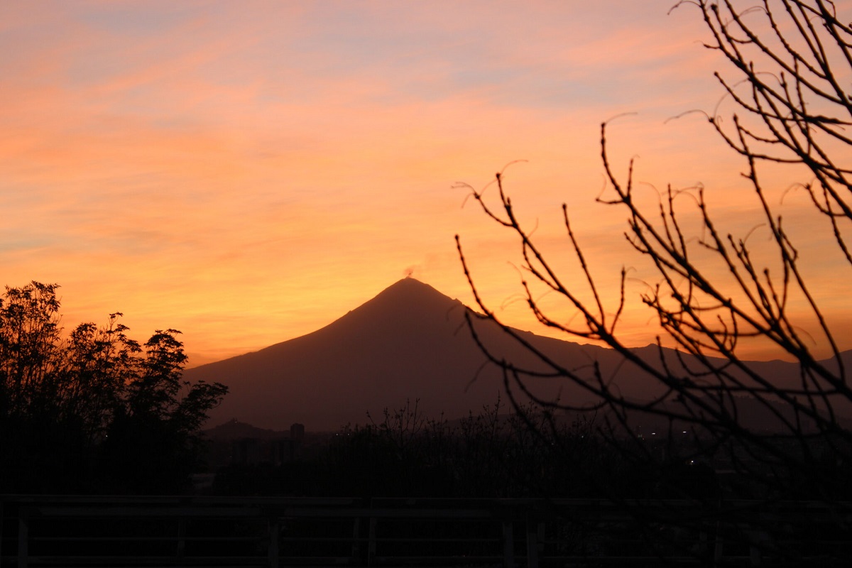 Volcán Popocatépetl registra exhalaciones de material incandescente este 22 de marzo 1 Volcán Popocatépetl registra exhalaciones de material incandescente la noche este 22 de marzo