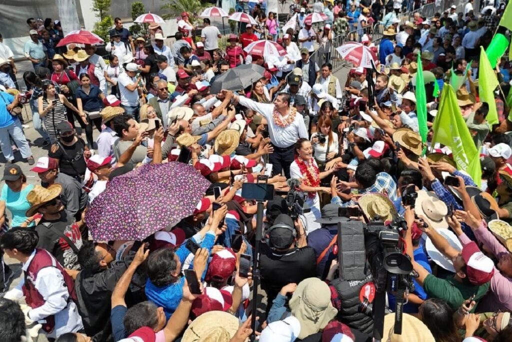 Reciben 25 mil poblanos a Sheinbaum y a Armenta en la campaña ganadora