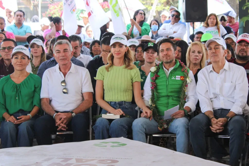 Tony Gali Lopez Inicio de Campana distrito 9 8