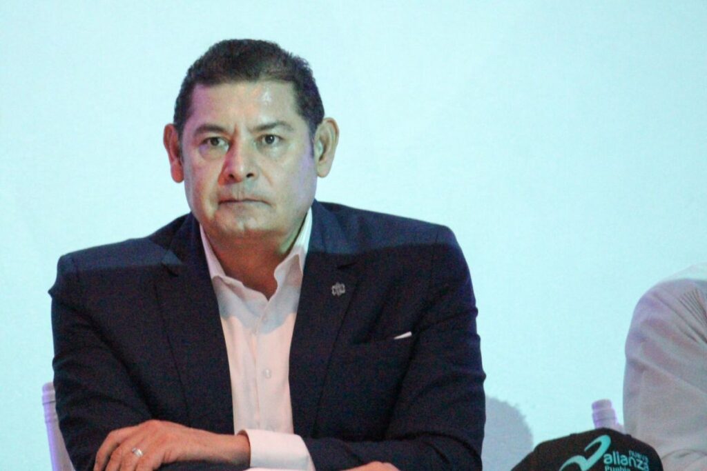 Alejandro Armenta busca reemplazo de Olivia Salomón