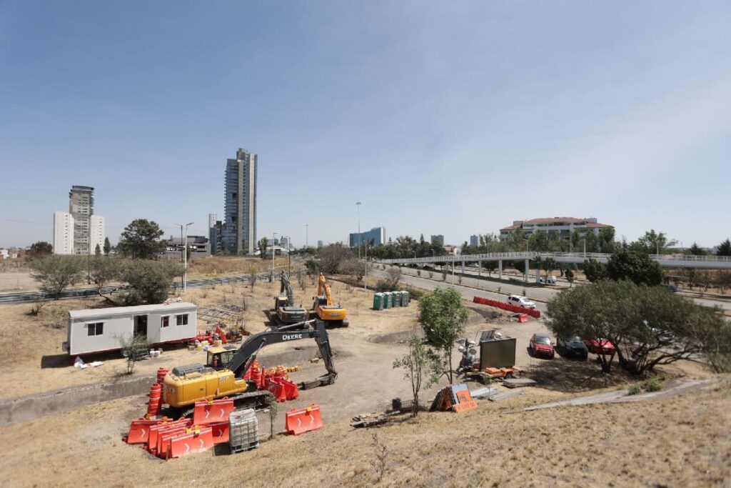 cierre de la lateral del periferico y atlixcatoyl