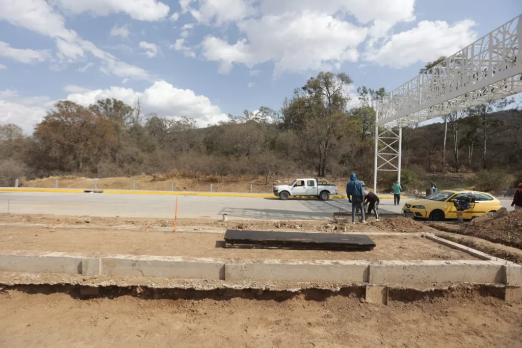 construccion Paraderos Linea 4 RUTA 2