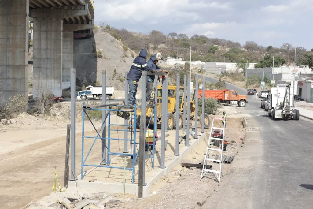 construccion Paraderos Linea 4 RUTA 7