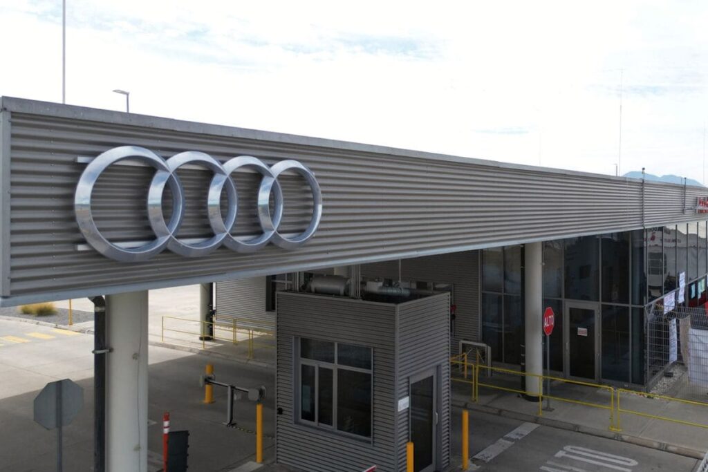 explosión en Audi deja un muerto