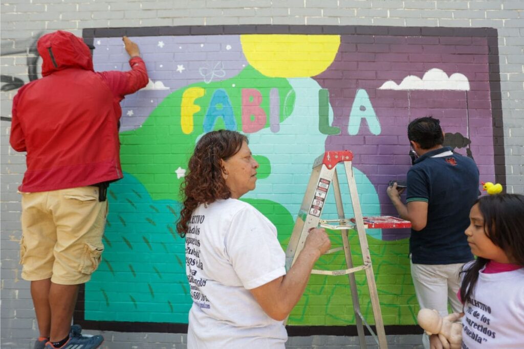 fabiola villa frontera mural