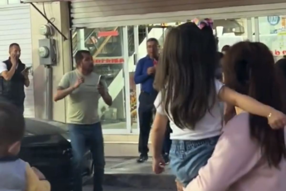 Hombre agrede a feministas en marcha del 8M en Pachuca y ellas se defienden 1 hombre agrede feministas en marcha del 8M en Pachuca