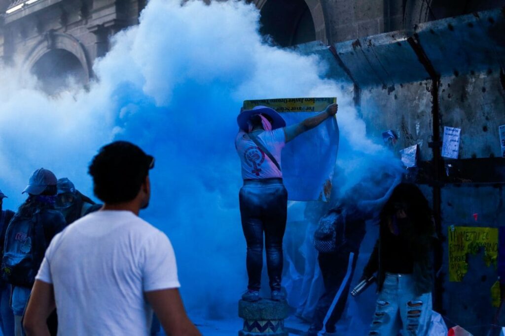 infiltrados en marcha del 8M con fines políticos