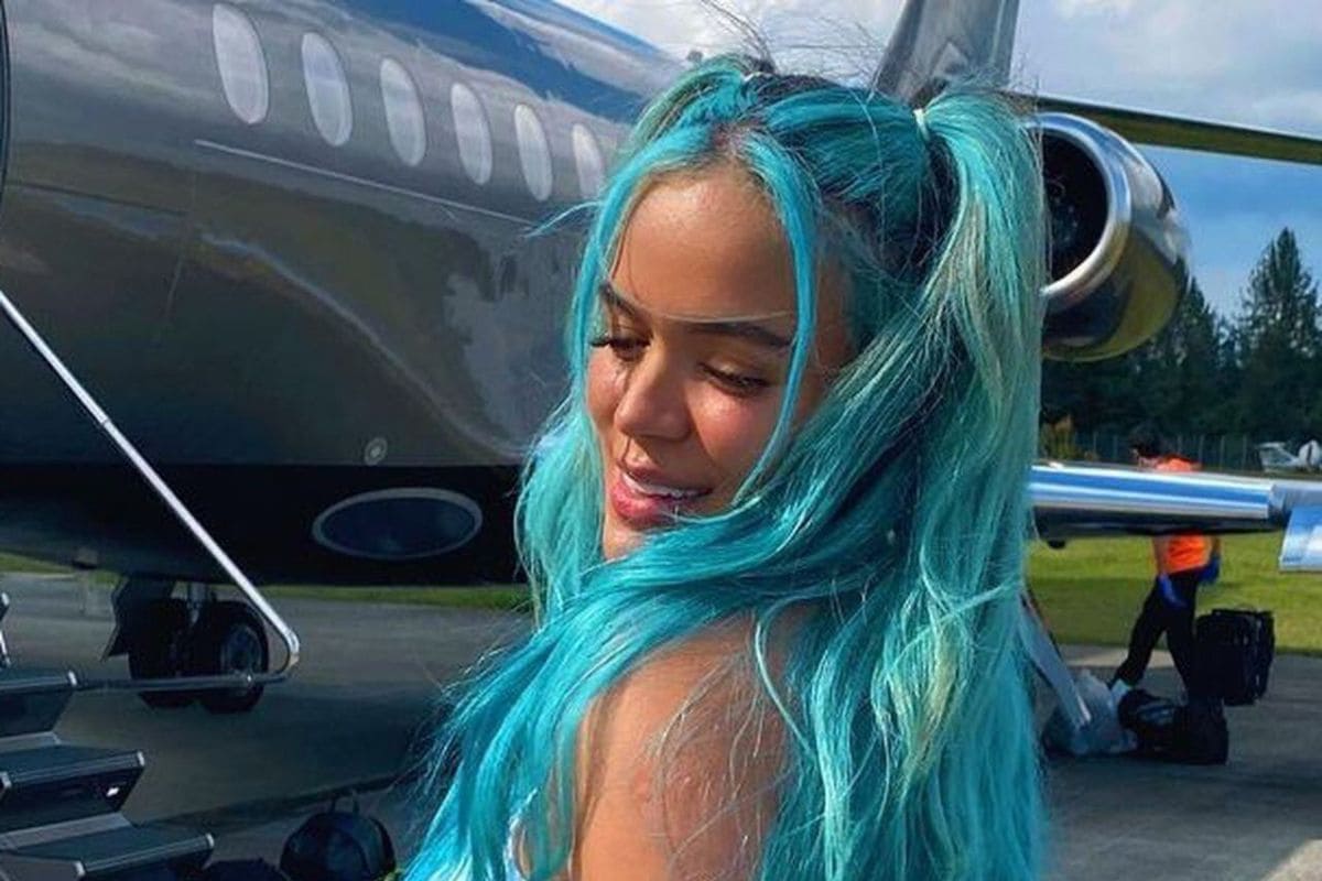 ¡De terror! Jet privado de Karol G tiene que aterrizar de emergencia en Los Ángeles (VIDEO) 1 Karol G jet privado