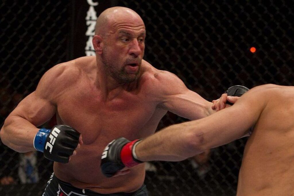 Mark Coleman hospitalizado