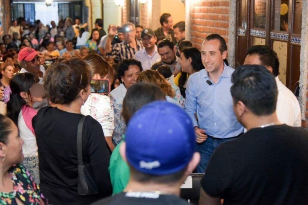 panistas respaldan a Mario Riestra