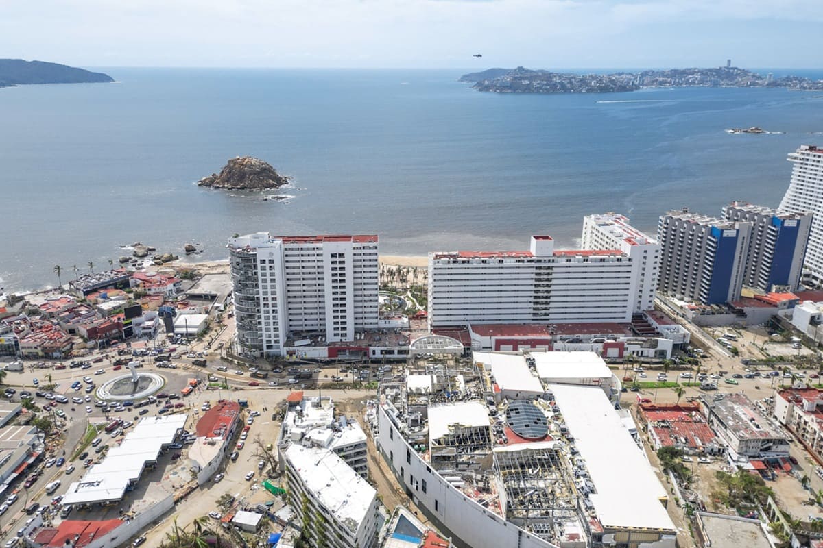 (VIDEO) Poblano se queda a vivir en Acapulco: Fue a ayudar a damnificados de Otis y se quedó allá 1 Poblano se queda a vivir en acapulco