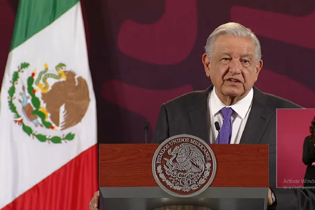 Policía que mató a normalista de Ayotzinapa se fugó, asegura AMLO