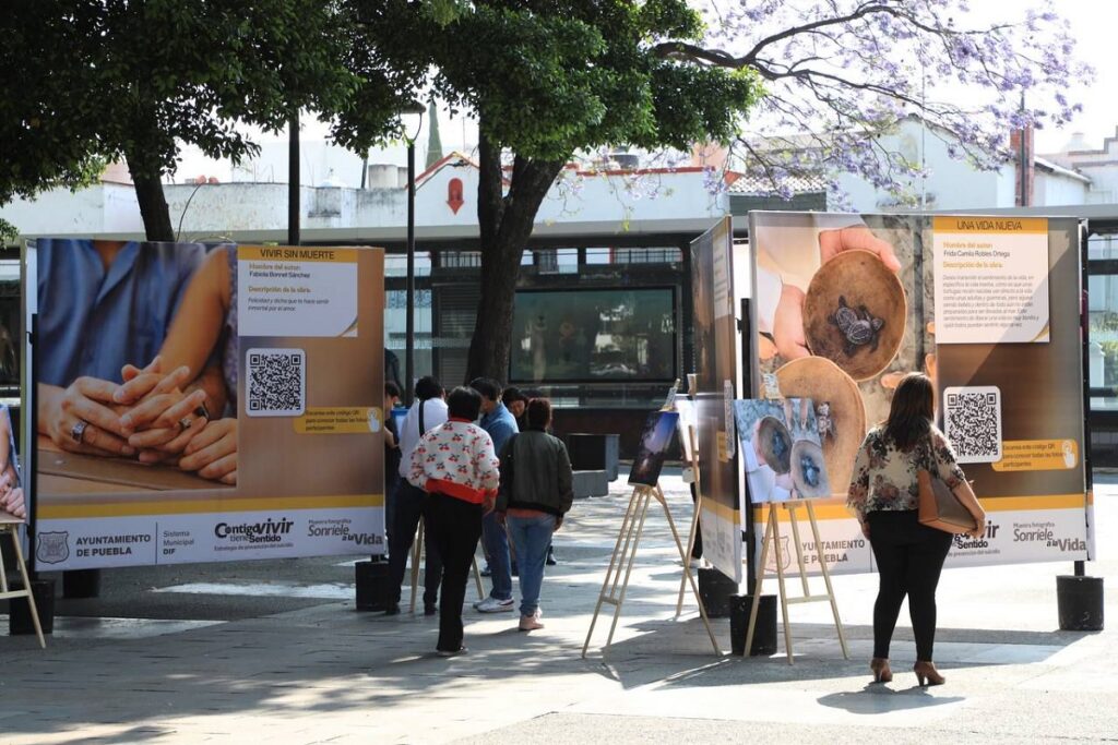 presenta ayuntamiento de puebla muestra fotografica sonriele a la vida
