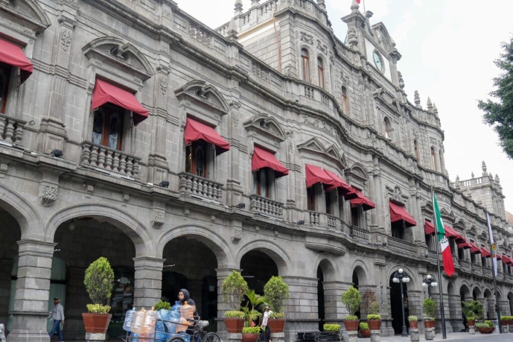 renuncian 5 funcionarios del ayuntamiento de Puebla
