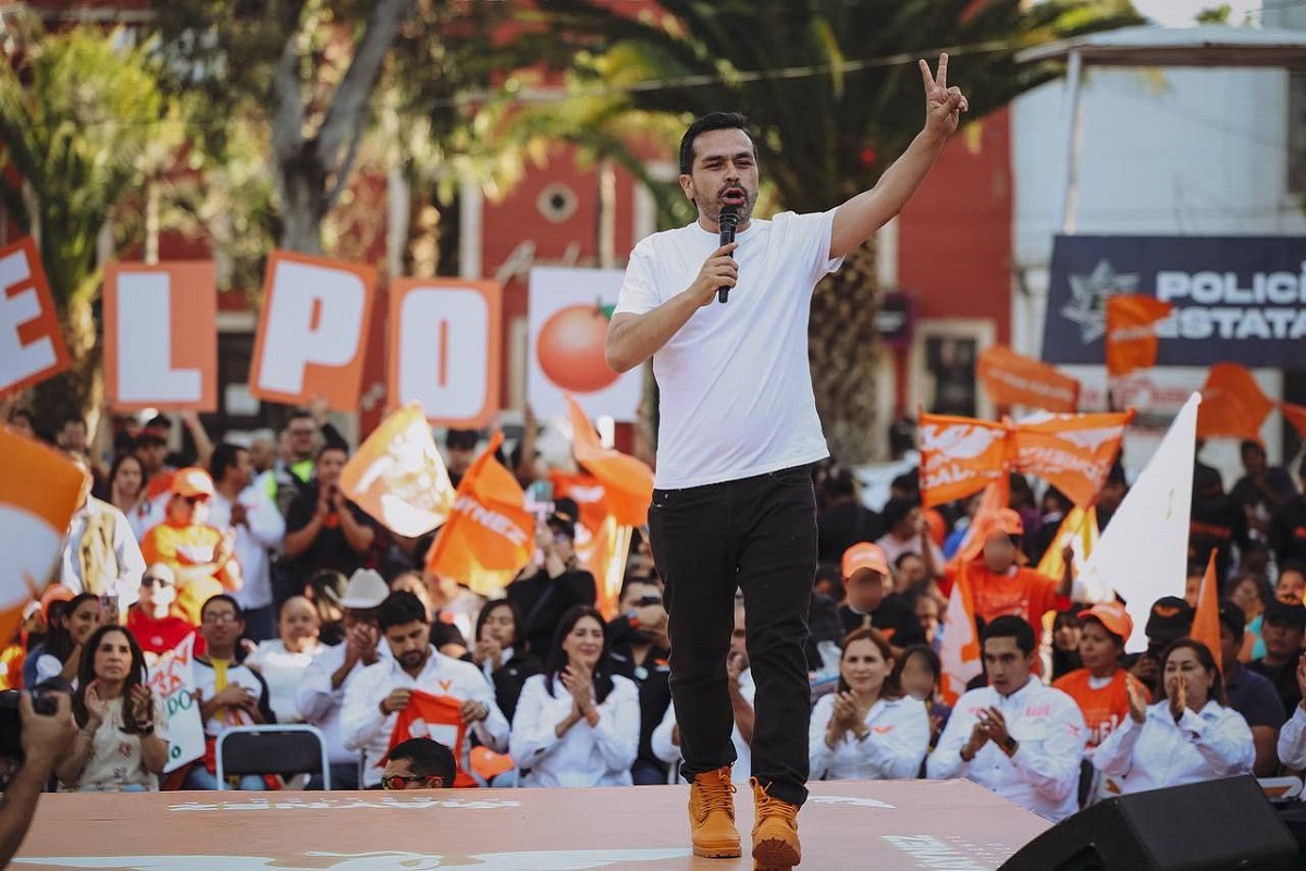 "La vieja política le tiene miedo a los jóvenes", dice Máynez en Puebla 1 La vieja política le tiene miedo a los jóvenes Maynez