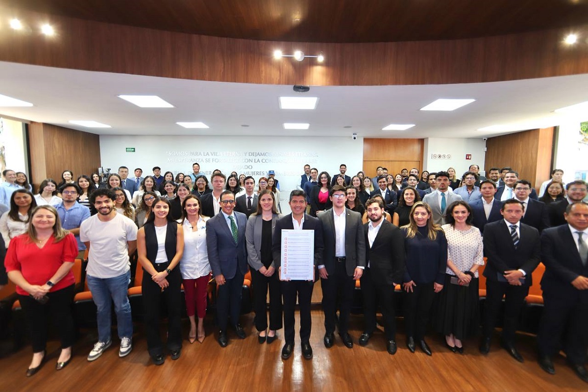 Lalo Rivera en Anáhuac invita a universitarios a luchar por sus sueños 1 Lalo Rivera en Anáhuac vota invita a universitarios a luchar por sus sueños