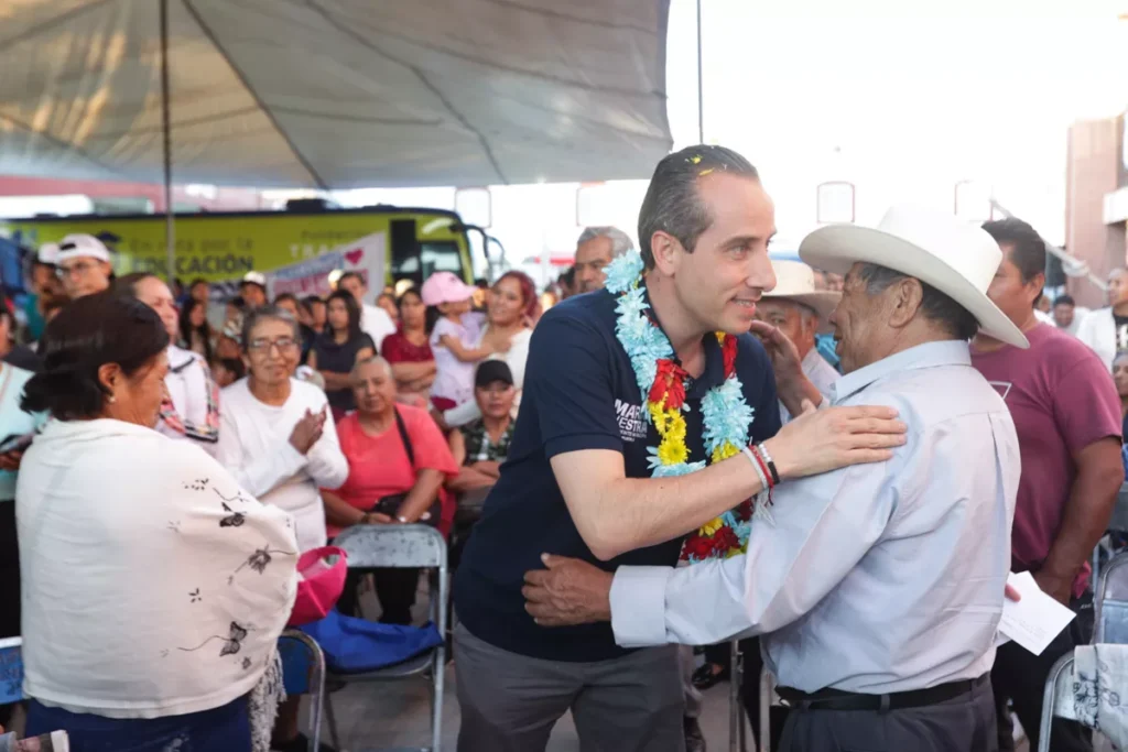 Mario Riestra reunion vecinos Xonacatepec 2