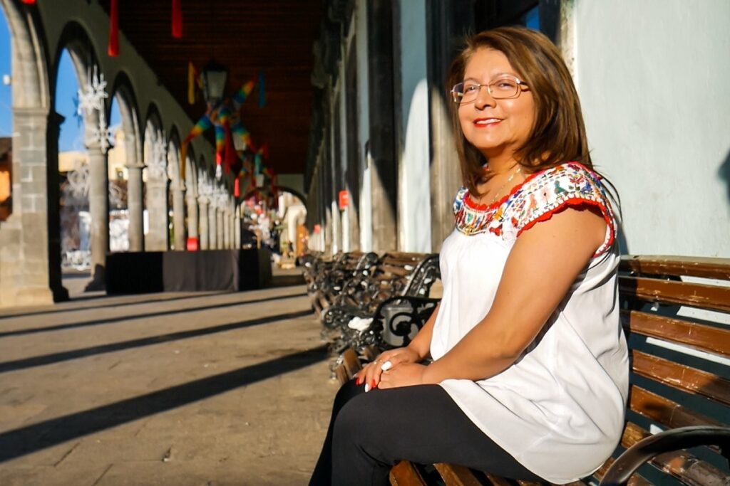 Nepotismo en Zacatlán: Eloísa Barrios pone a su sobrina de suplente y dice que es profesionista