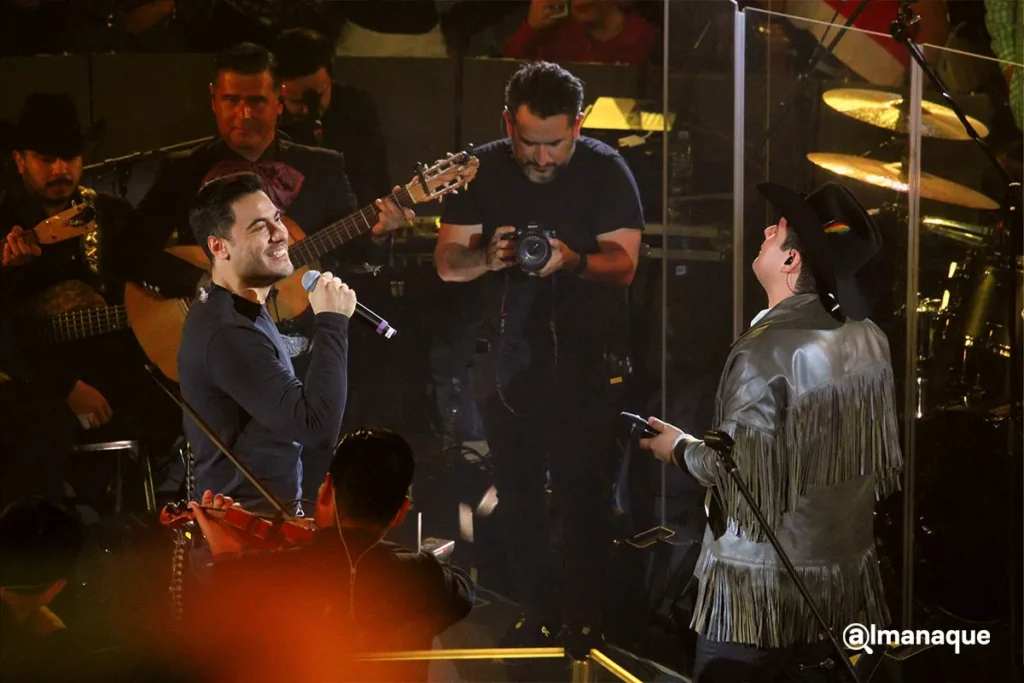 Alfredo Olivas en el Palenque de Puebla: canta con Carlos Rivera y regala acordeón a niño poblano 6 Palenque Alfredo Olivas Puebla 2024 5
