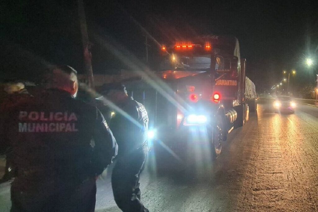 Recupera policía de san andrés cholula tractocamión