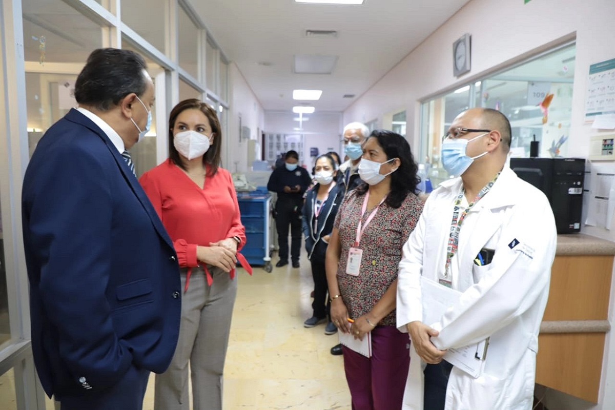Visita Gaby Bonilla a niño abandonado dentro de una maleta en Puebla 1 Visita Gaby Bonilla a niño abandonado dentro de una maleta en Puebla