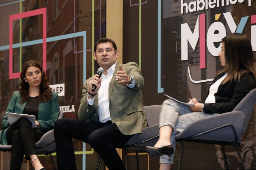 Alejandro Armenta abandono juntas auxiliares