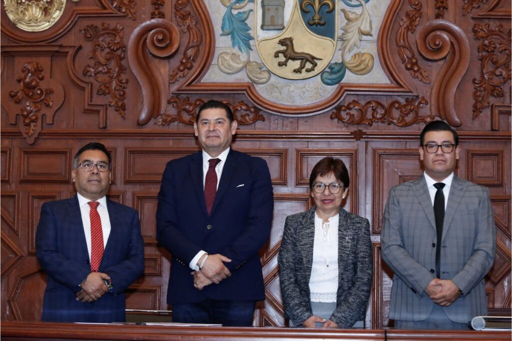 alejandro armenta consejo universitario buap