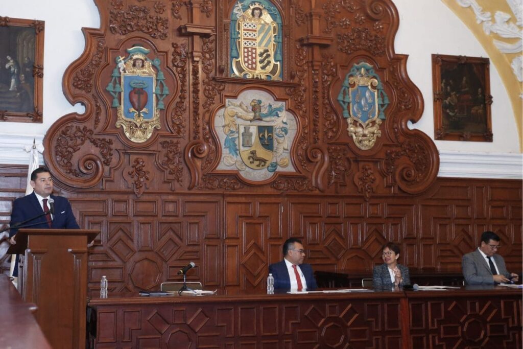 alejandro armenta en la buap consejo universitario