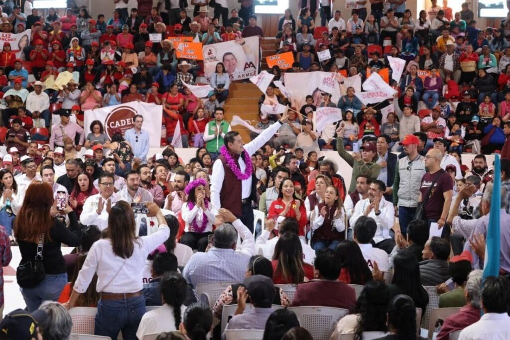 Alejandro Armenta promete corredor turístico en Zacatlán