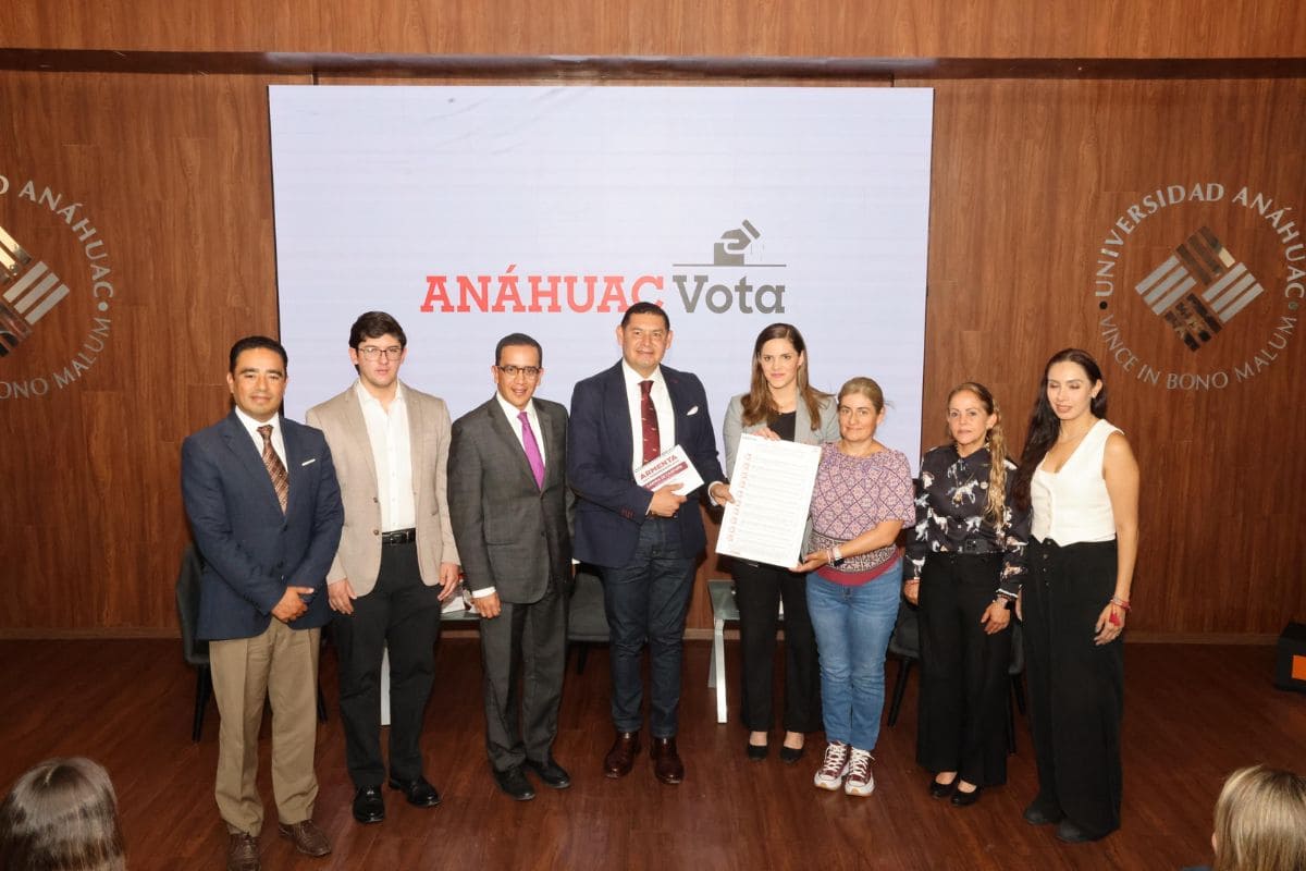 Armenta reafirma su compromiso para fortalecer el clúster universitario y la vinculación con empresas 1 Alejandro Armenta en la Anahuac