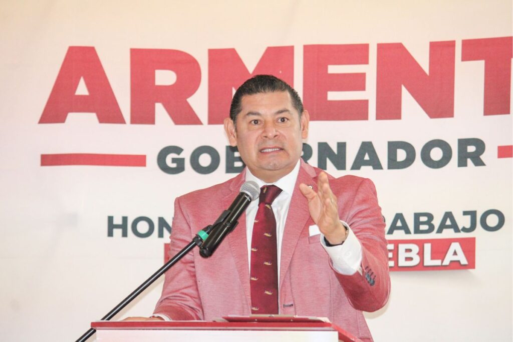 Alejandro Armenta promete renegociar deuda del MIB