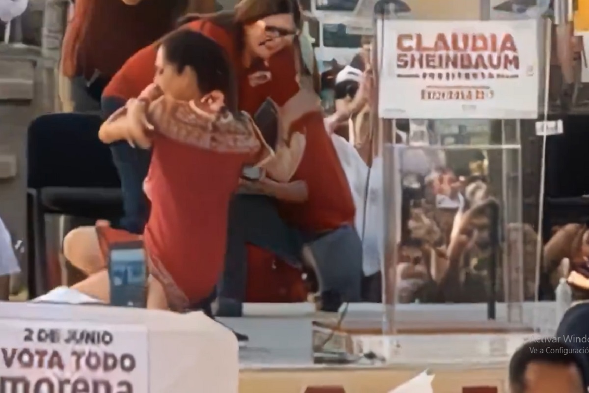 VIDEO: Claudia Sheinbaum se cae mientras bailaba banda en Mazatlán 1 claudia sheinbaum se cae en mazatlán