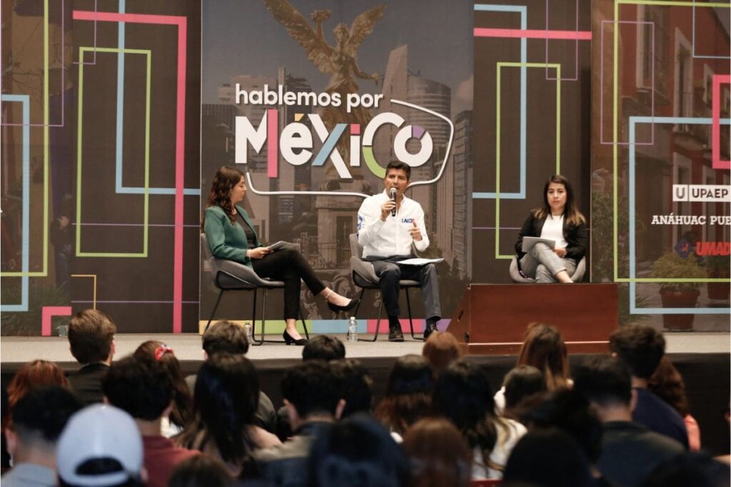 eduardo rivera dialogo alumnos upaep