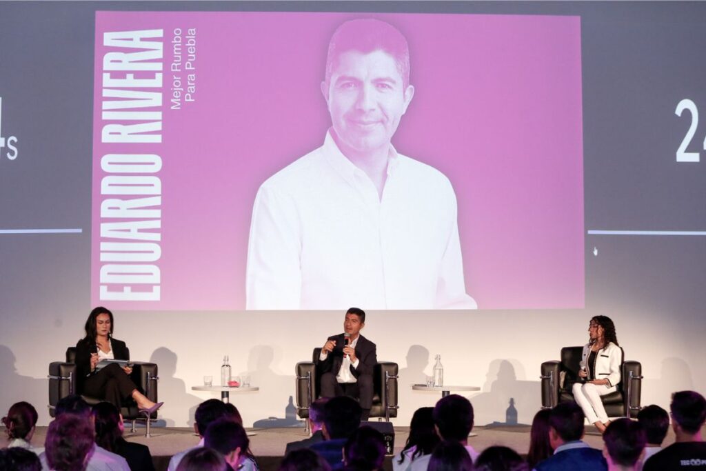 Lalo Rivera propone conectar cámaras de videovigilancia en zonas universitarias al C5 8 eduardo rivera en encuentro en el tec de monterrey