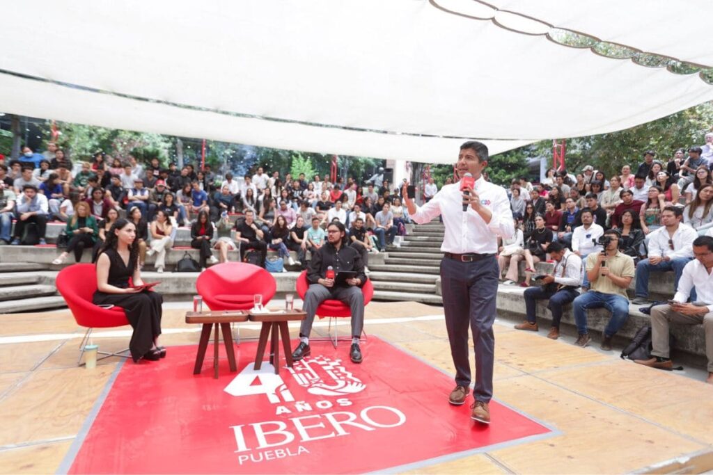 eduardo rivera en la ibero puebla