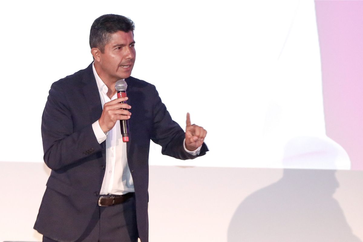 Lalo Rivera propone conectar cámaras de videovigilancia en zonas universitarias al C5 1 Eduardo Rivera propone conectar camaras de universidades al C5