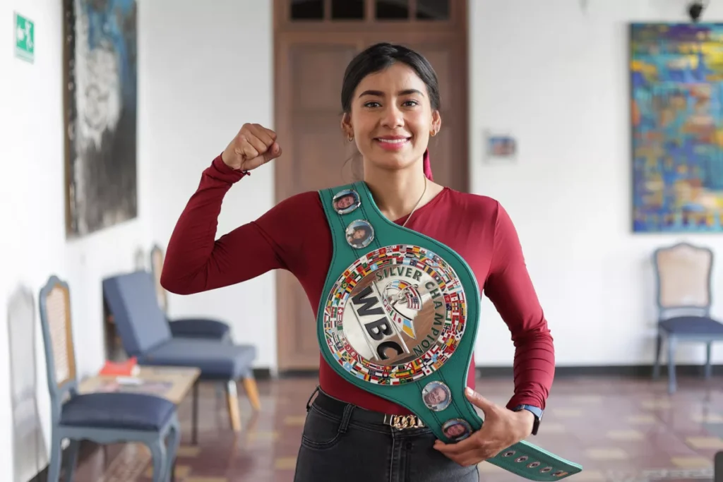 entrevista almanaque Gaby La Bonita Sanchez