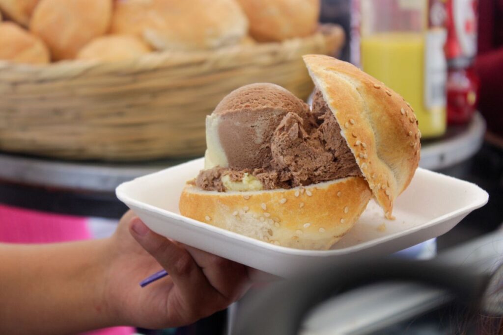 feria de la cemita con helado