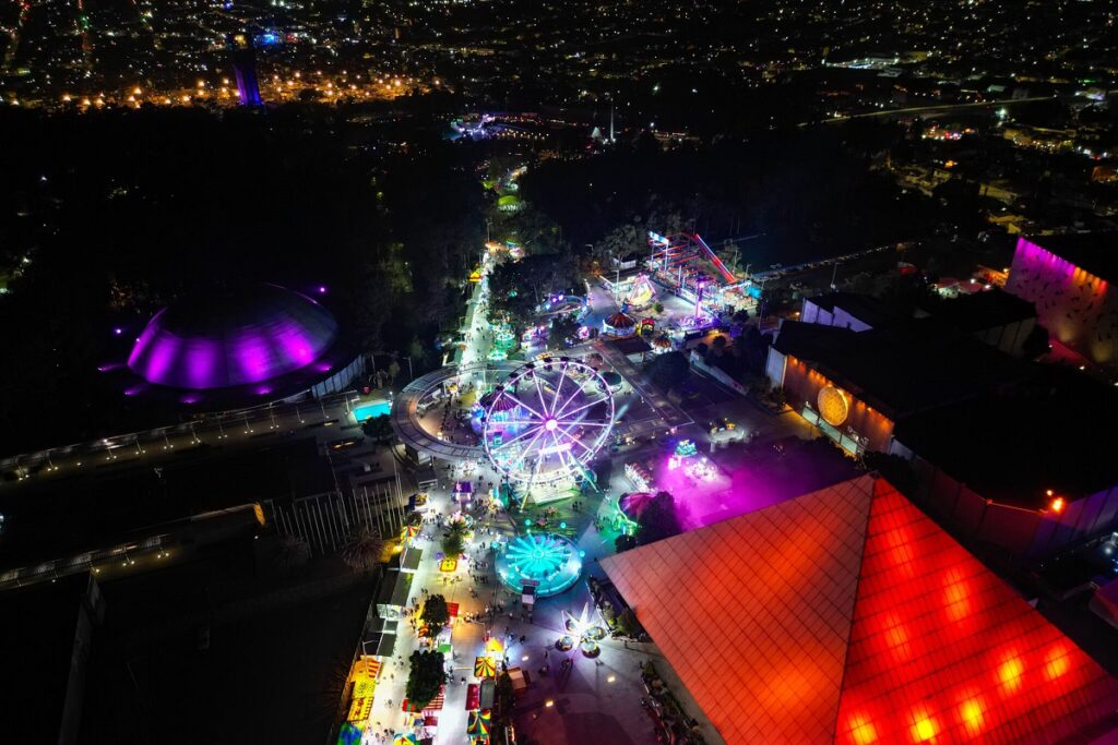 Cambio en la Feria de Puebla 2024: venden tarjeta para subirte a los juegos