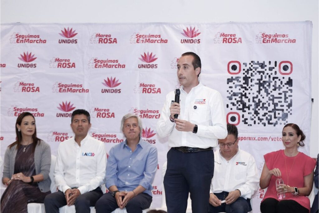 mario riestra con marea rosa