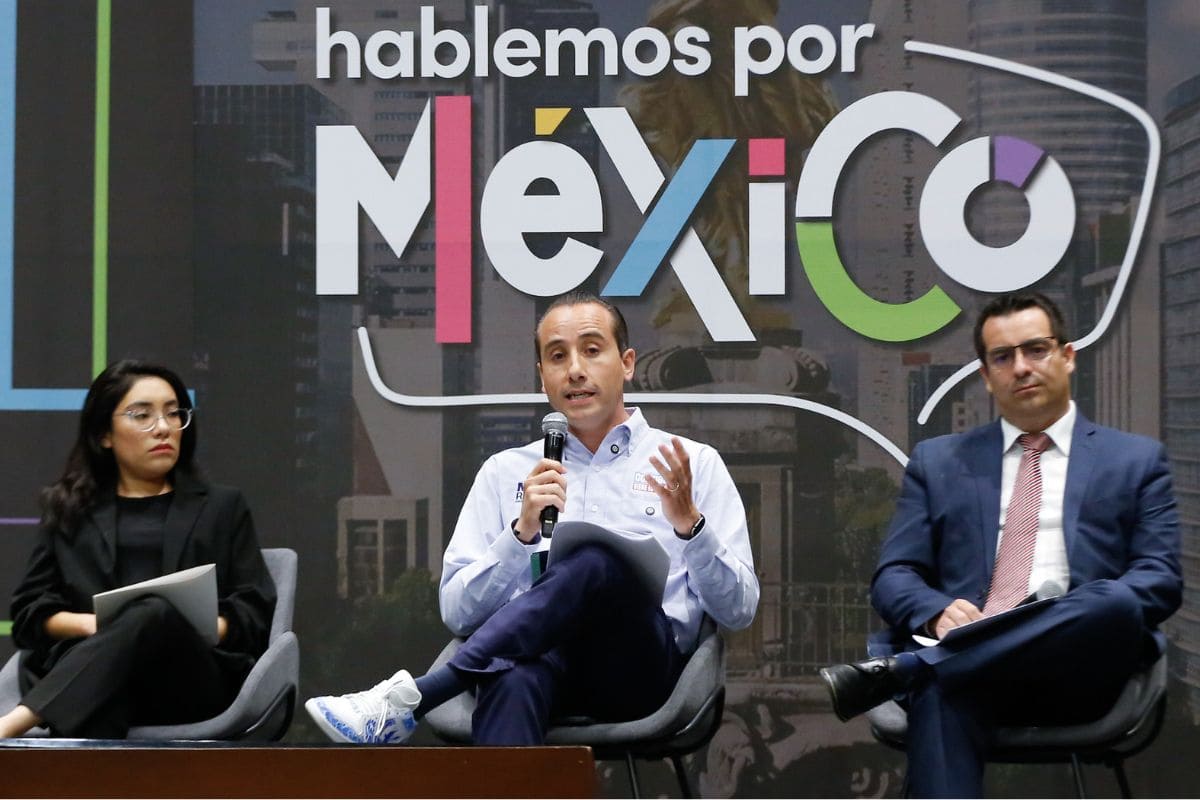 Ante universitarios, Riestra ofrece rescatar sistema de bicicletas públicas 1 Mario Riestra promete rescatar sistema de bicicletas públicas