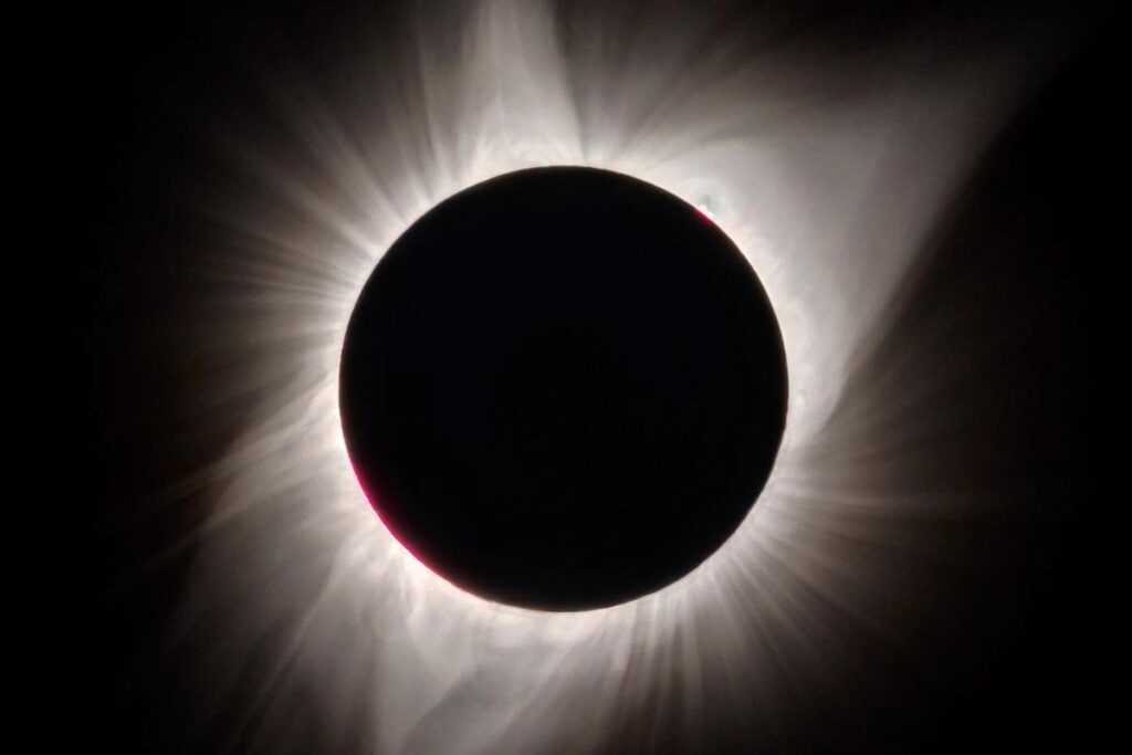 evitar actividades al aire libre durante eclipse solar 2024