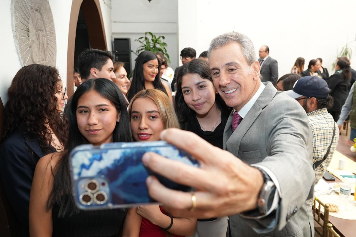 Dialoga Pepe Chedraui con estudiantes de la Escuela Libre de Derecho 1 pepe chedraui escuela libre de derecho