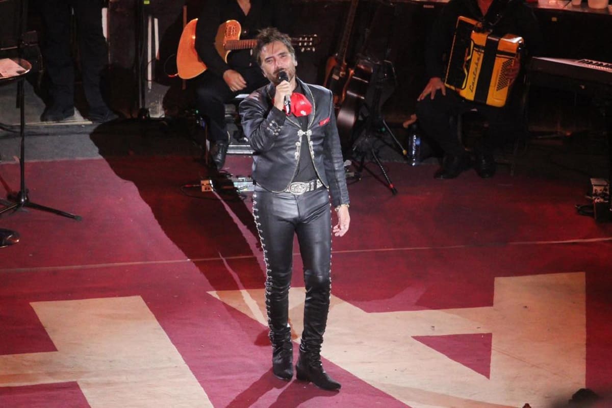 Alejandro Fernandez y Alex Fernandez en el Palenque de Puebla 4