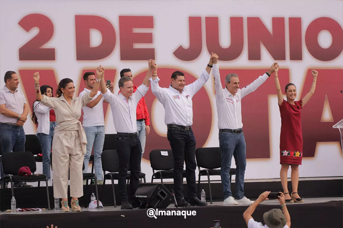 Como AMLO hace seis años, Armenta augura triunfo de Claudia Sheinbaum en Plaza de la Victoria de Puebla 1 Arlejandro Armenta Claudia Sheinbaum Pepe Chedraui cierre de campana plaza civica Puebla 9