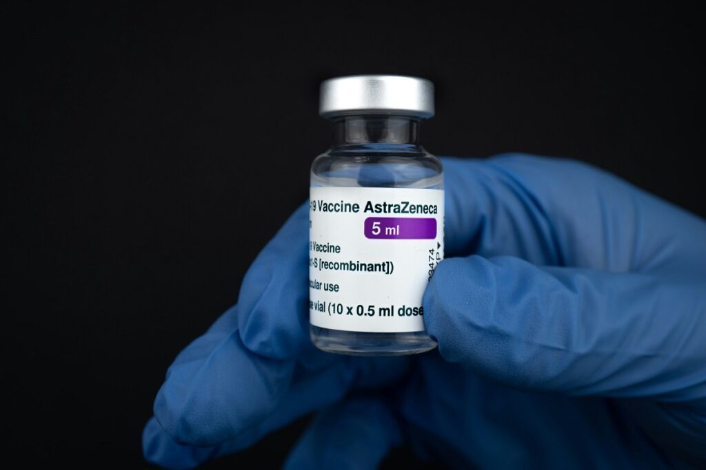 AstraZeneca retira su vacuna contra el COVID-19 debido al exceso de oferta de nuevas variantes