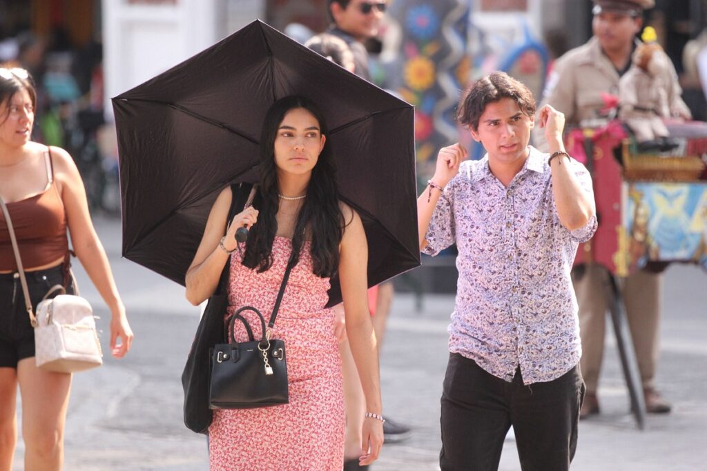 ¿Cuáles son los síntomas del golpe de calor en Puebla? 9 Calor en Puebla Después del 18 de mayo se esperan temperaturas de hasta 43 grados